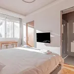 Champs Elysees Stylish Flat 2Br 6Ppl