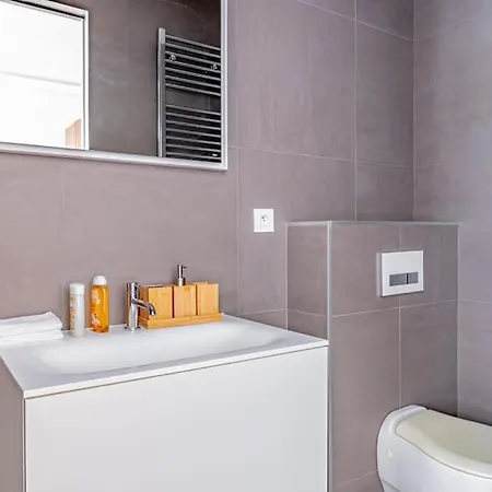 Champs Elysées Stylish Flat 2br 6ppl Appartamento