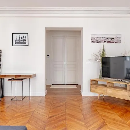 Appartamento Champs Elysées Stylish Flat 2br 6ppl